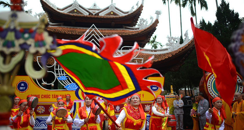 Many festive performances are prepared for the the Perfume Pagoda Vietnam Festival