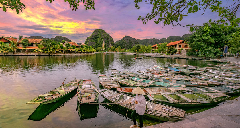 A cruise trip along Ngo Dong river to explore Tam Coc