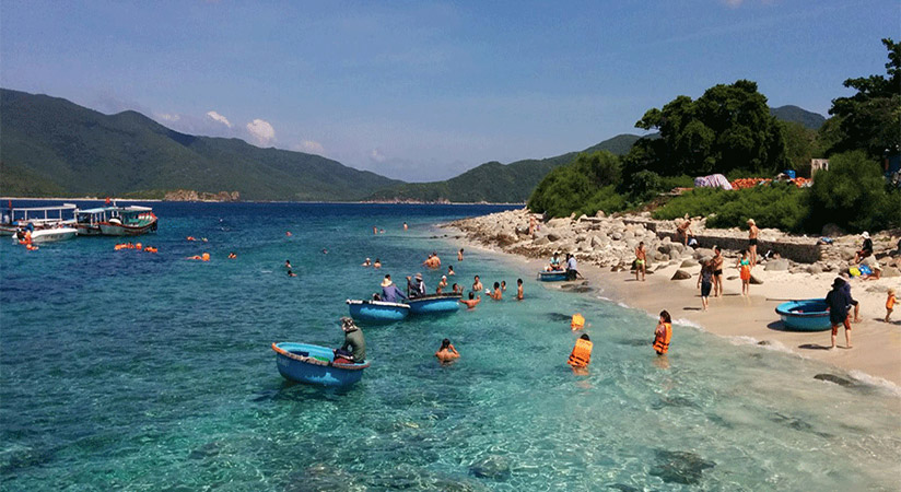 Join some interesting activities on Nha Trang beach